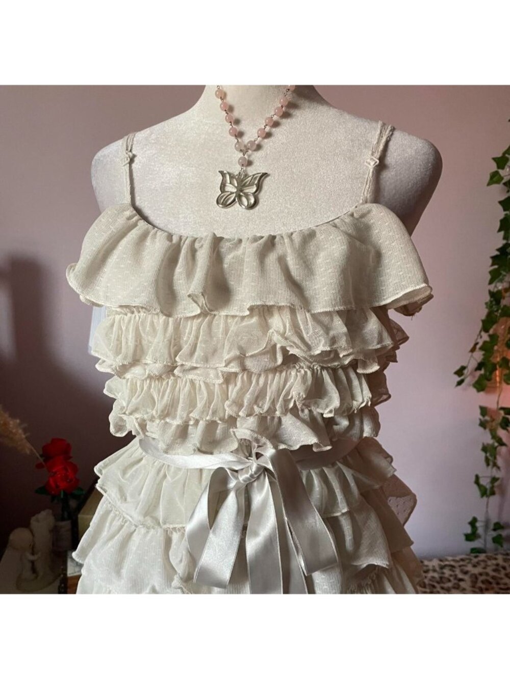 Cream ruffle dress with bow detail - Picture 4 of 8